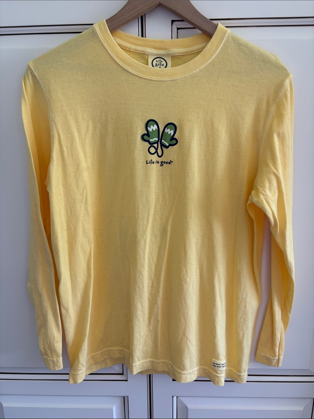 Life Is Good Gloves Mittens Winter Snow Yellow Long Sleeve Tshirt Women’s Medium